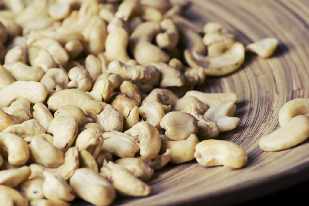 Alyssa Deem shares easy two recipes for vegan sour cream and mayo - made with cashews!