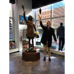 Anyon by Mary Tyler Moore statue